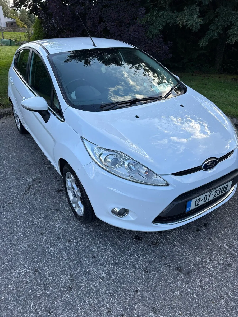 Ford Fiesta 2012 - Image 2
