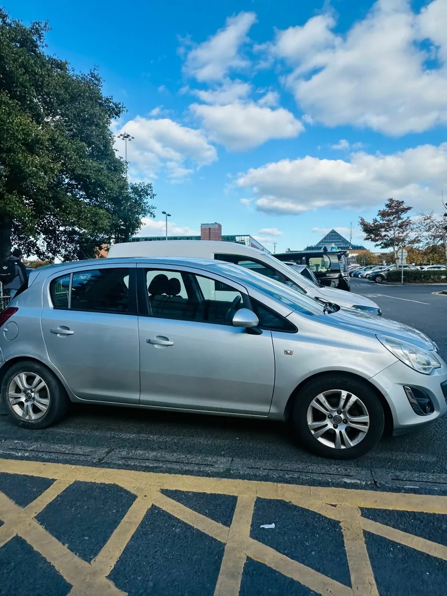 very low kms, non imported Opel Corsa 2013 - Image 3