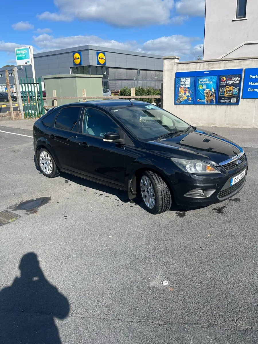 Ford Focus 2010 - Image 2