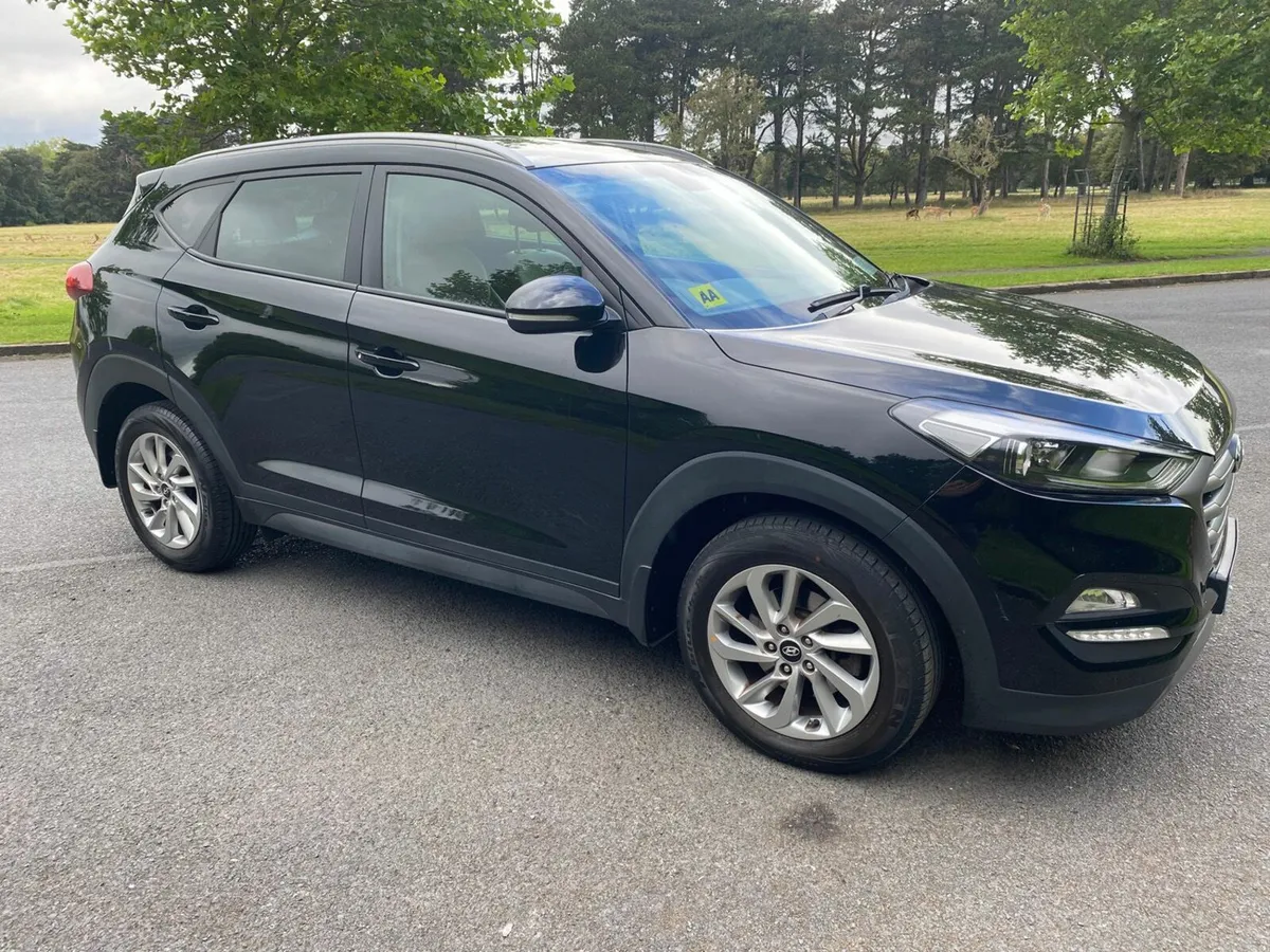 Hyundai Tucson 2016 - EXECUTIVE 5DR - Black - Image 2