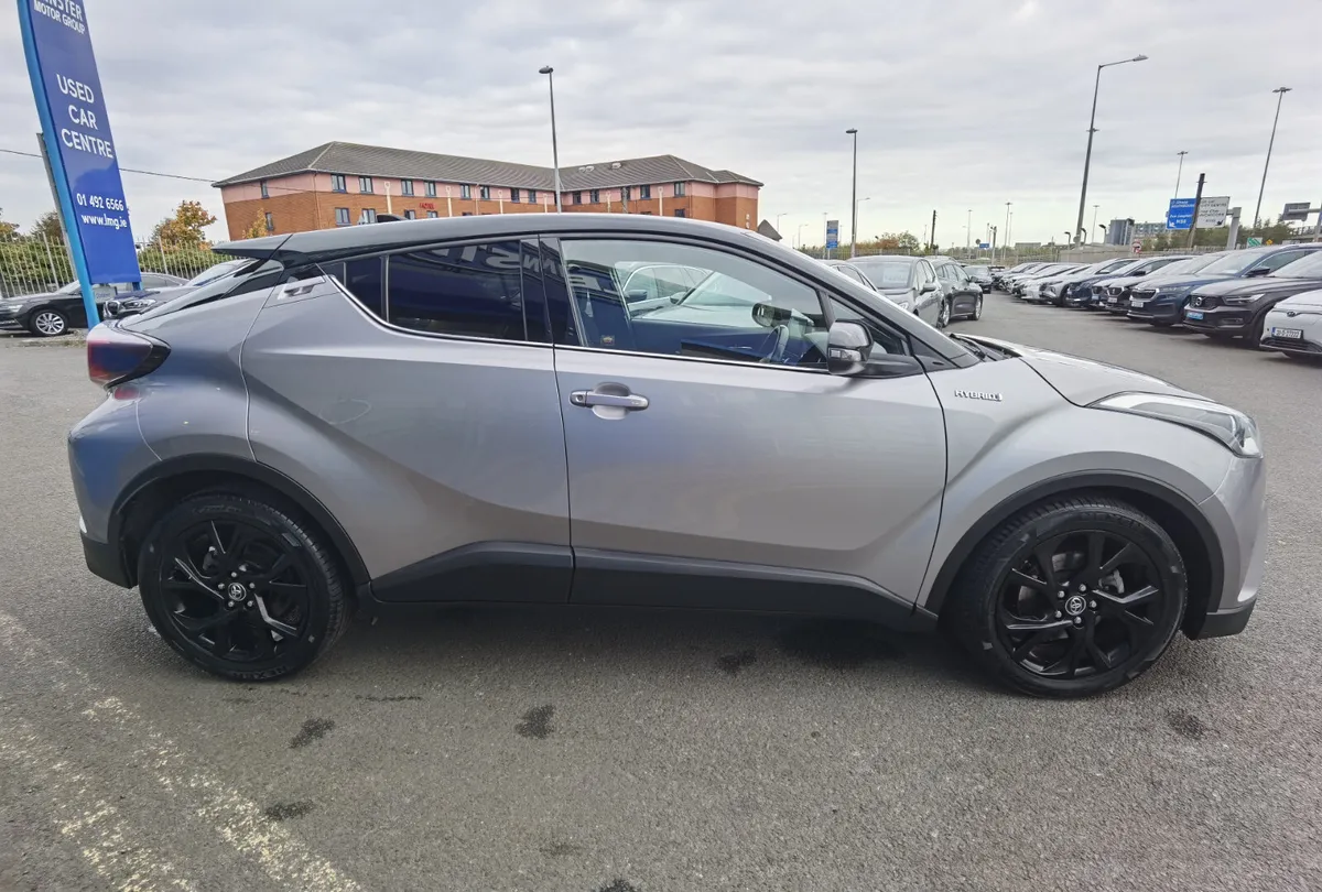 TOYOTA C-HR 1.8 LUNA SPORT AUTOMATIC PETROL HYBRID - Image 4