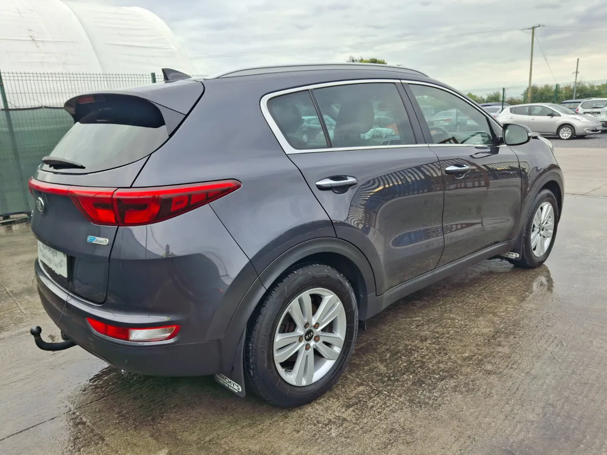 ?172 Kia Sportage 1.7 Diesel.Light Damage - Image 4