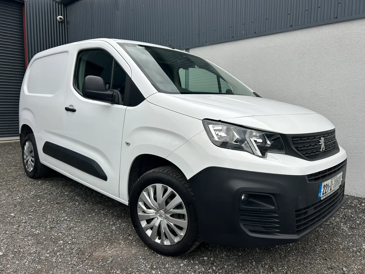 2022 Peugeot Partner 'Reverse cam + A/c - Image 1