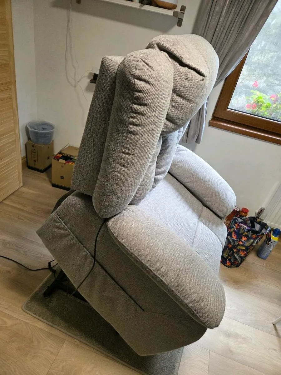 Reclining chair power lift - Image 3