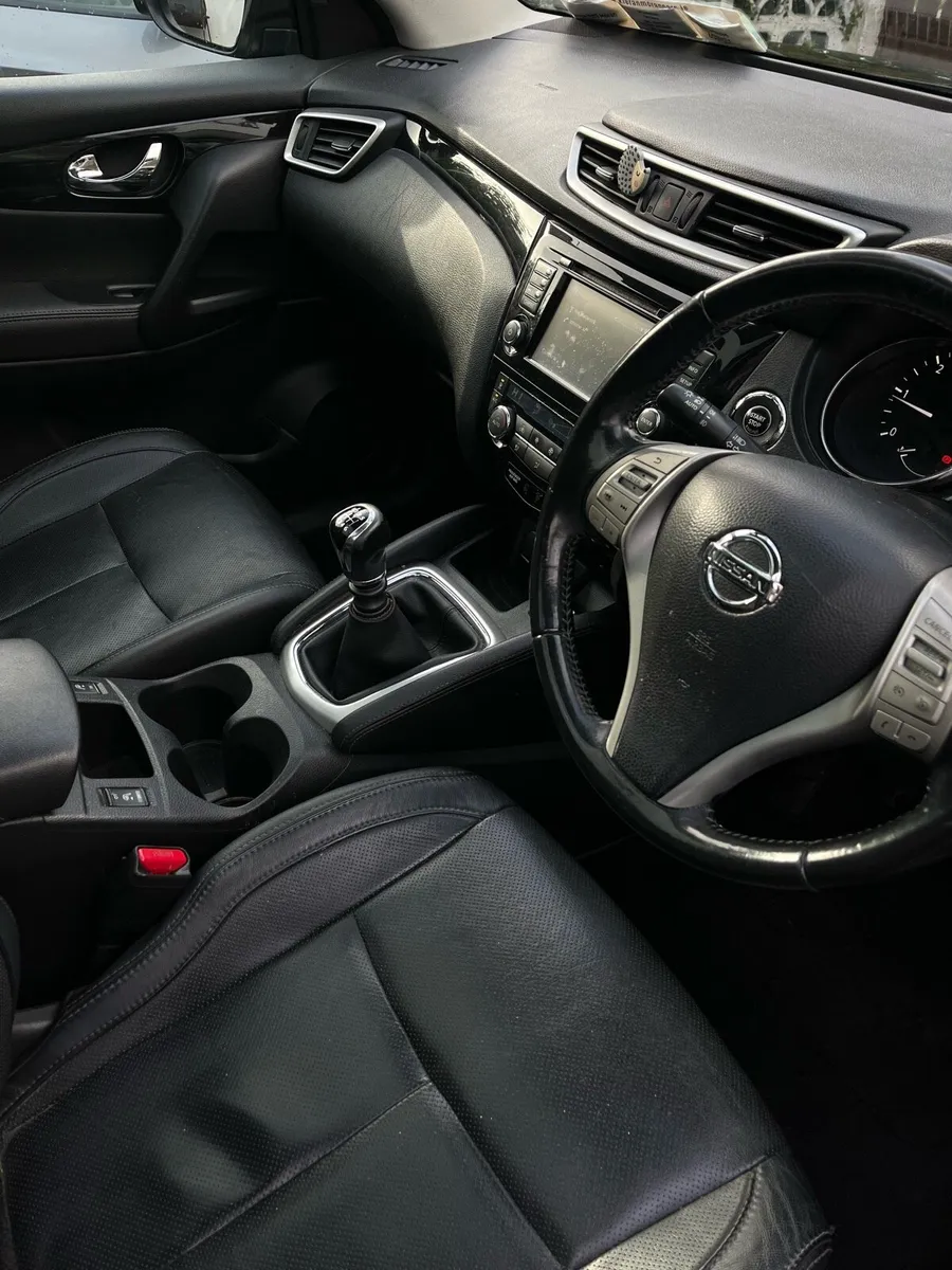 2014 Nissan Qashqai 1.5 Diesel - Image 3