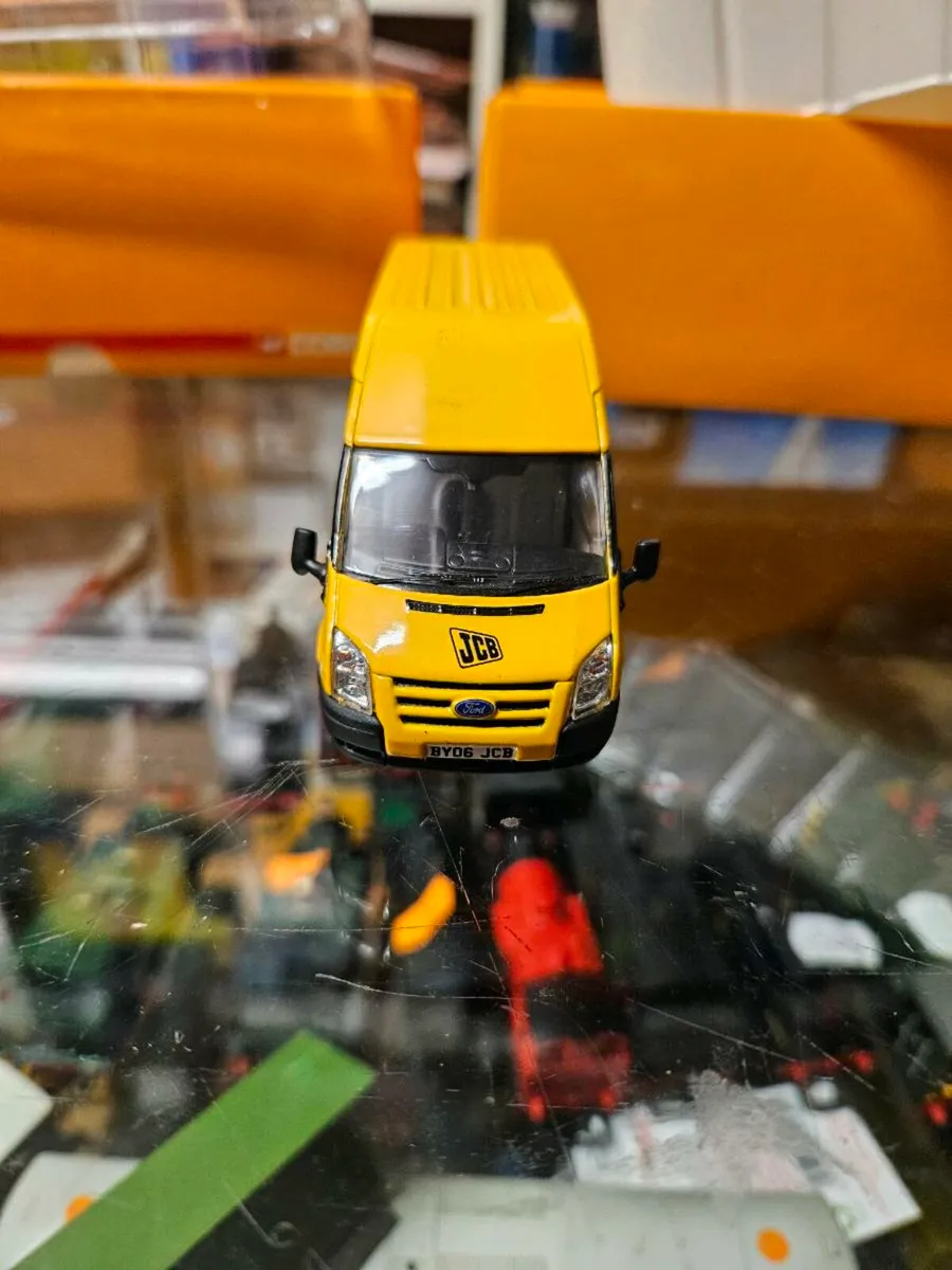 Corgi JCB Ford Transit Van 1.50 - Image 3
