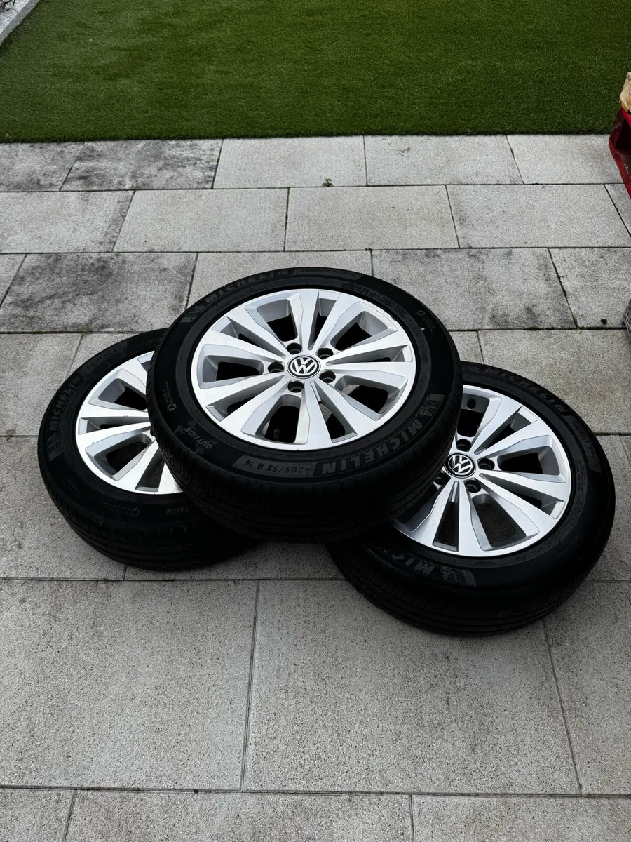 Volkswagen Golf Alloys (x3) - Image 1