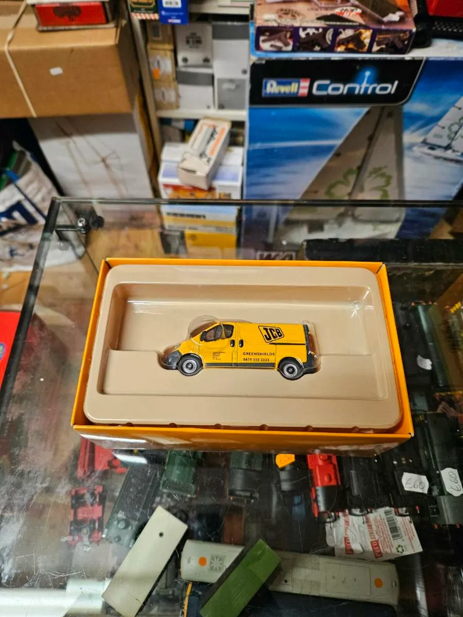 Corgi JCB Vauxhall Vivaro Van 1.50 - Image 2