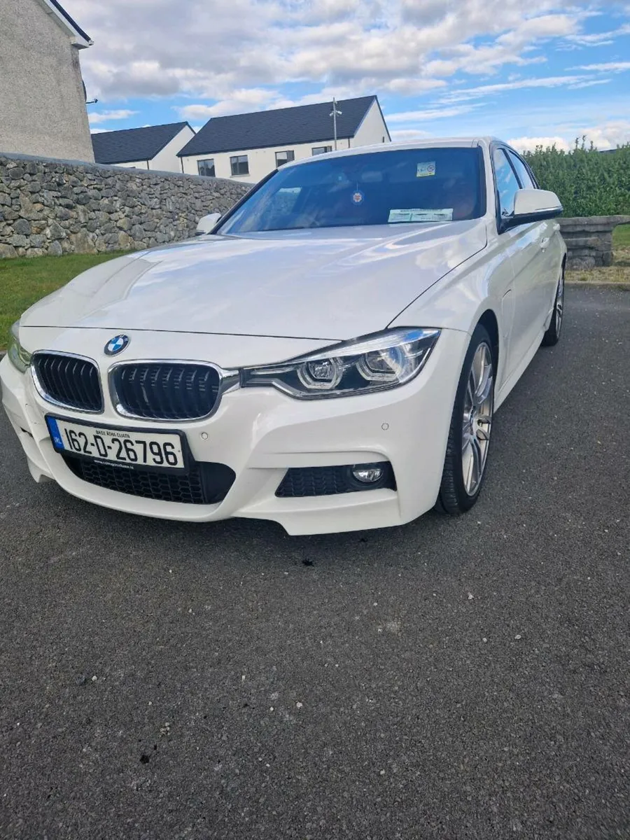 BMW 330e - Image 2
