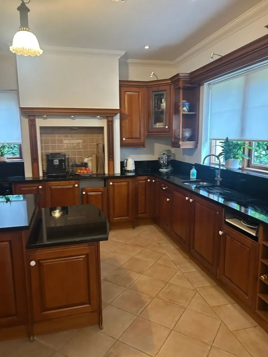 Fully fitted Kitchen units plus granite counter - Image 2