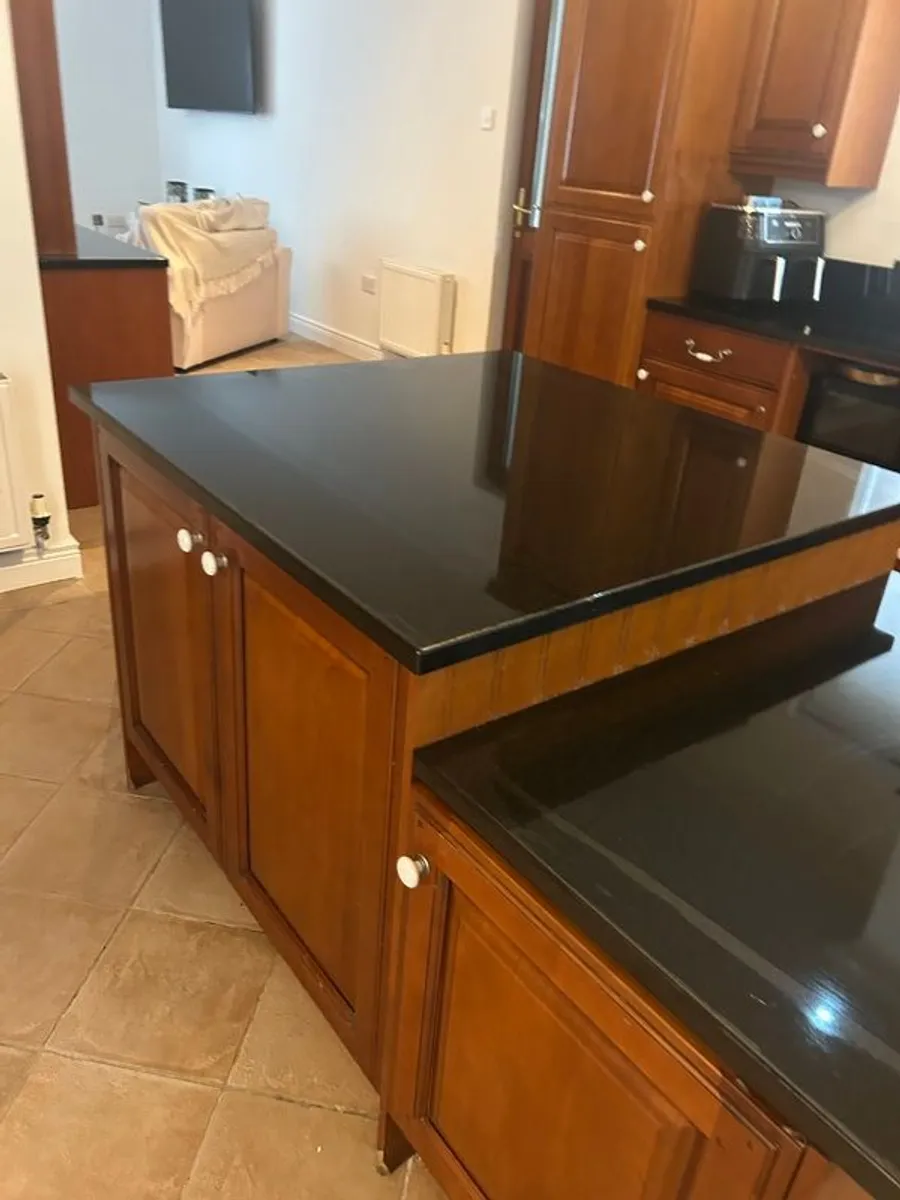Fully fitted Kitchen units plus granite counter - Image 3