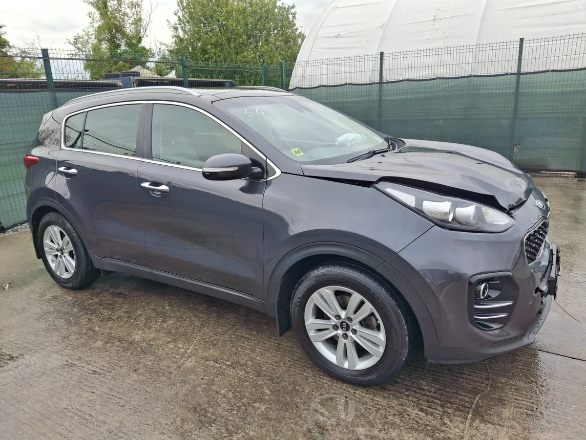 ?172 Kia Sportage 1.7 Diesel.Light Damage - Image 2