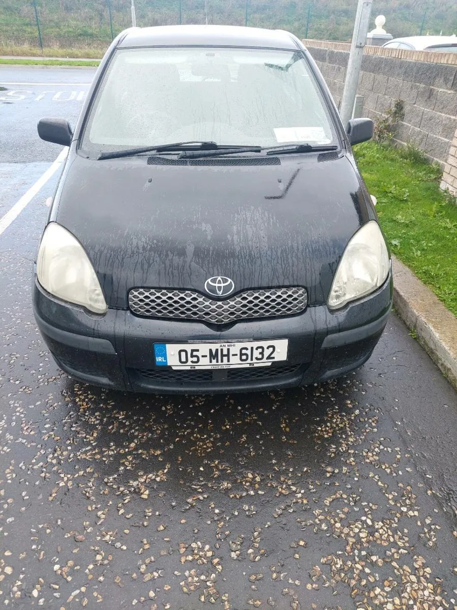 05 Toyota Yaris - Image 4