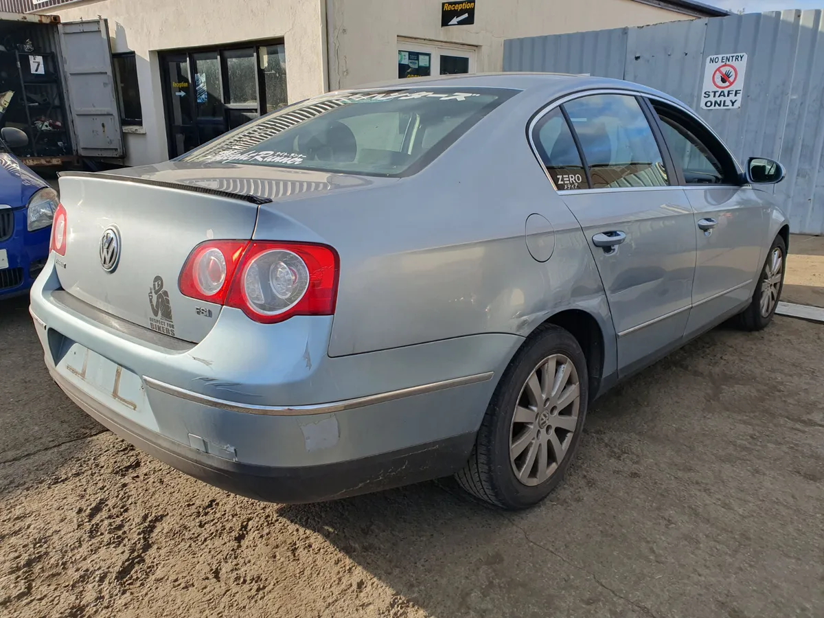 06 VOLKSWAGEN PASSAT  1.6 FSI (BLF) FOR BREAKING - Image 4