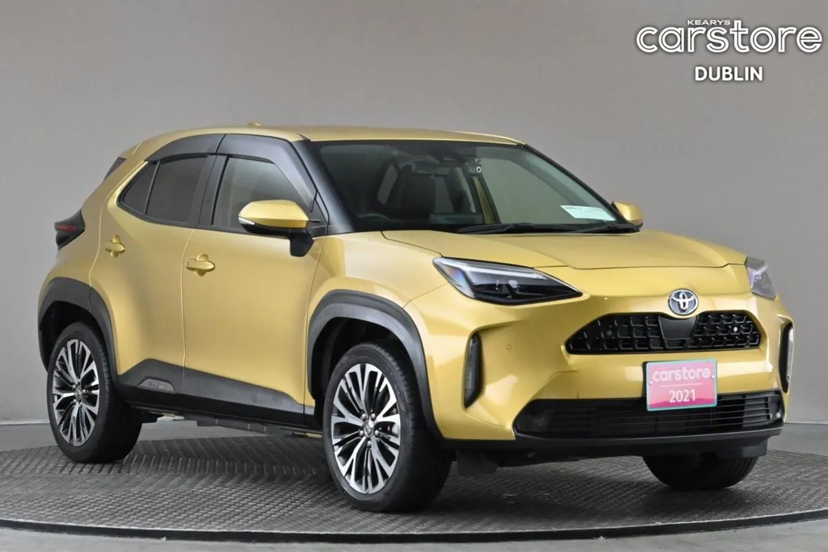 Toyota Yaris Cross 1.5 Hybrid  reverse Cam 2tone - Image 1