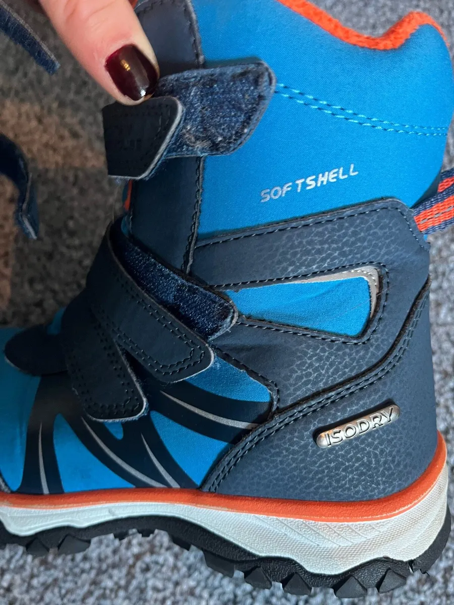 Kids snow boots UK SIZE 1 - Image 2