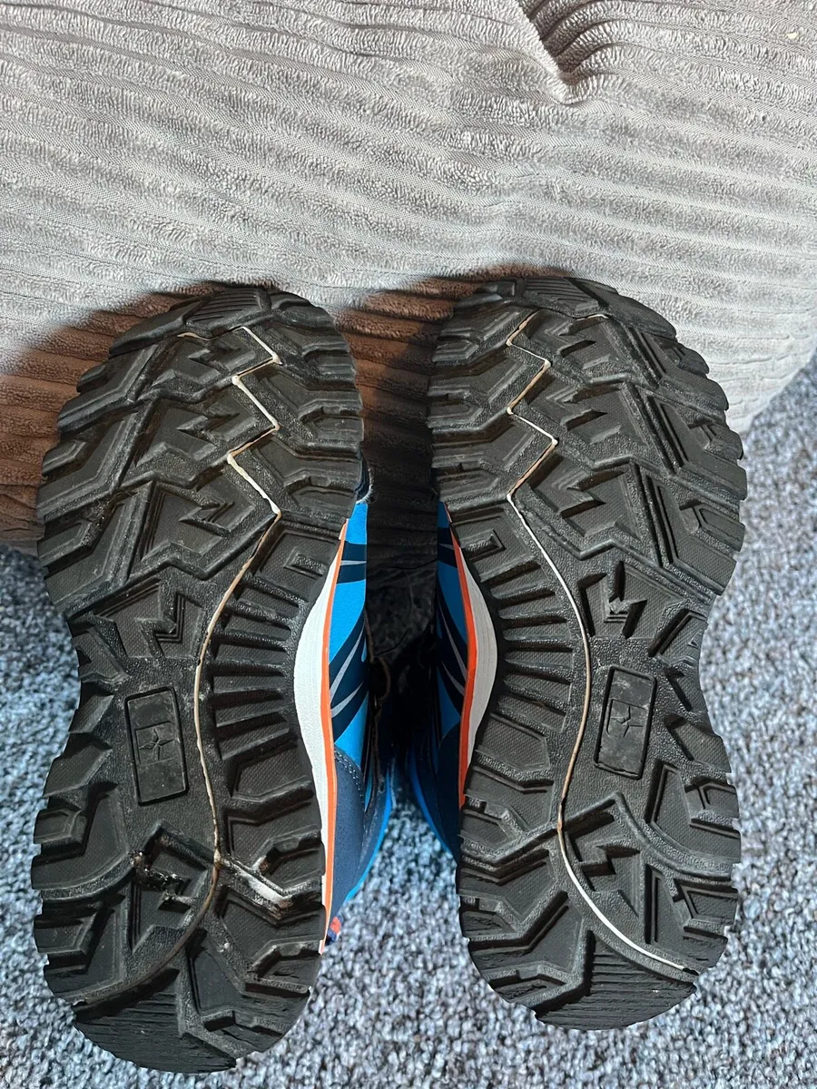 Kids snow boots UK SIZE 1 - Image 4