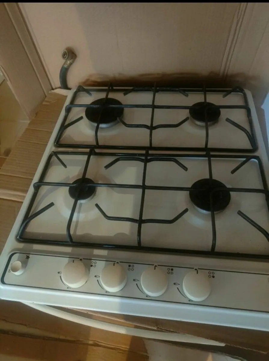 Gas Oven and Gas Hob - Image 3