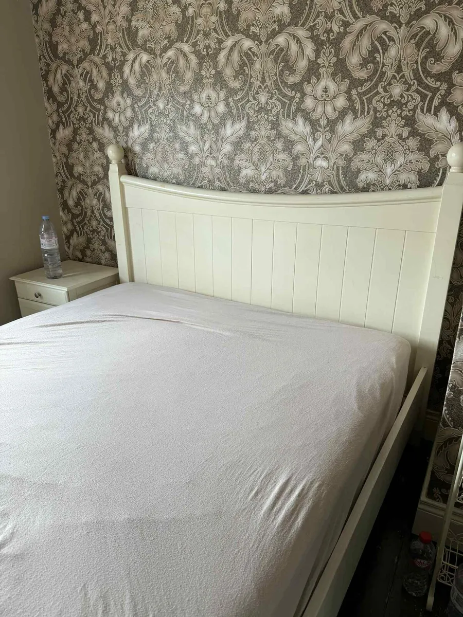 King size bedroom set - Image 1