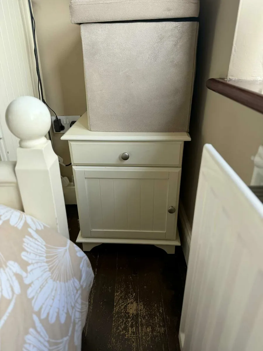 King size bedroom set - Image 4
