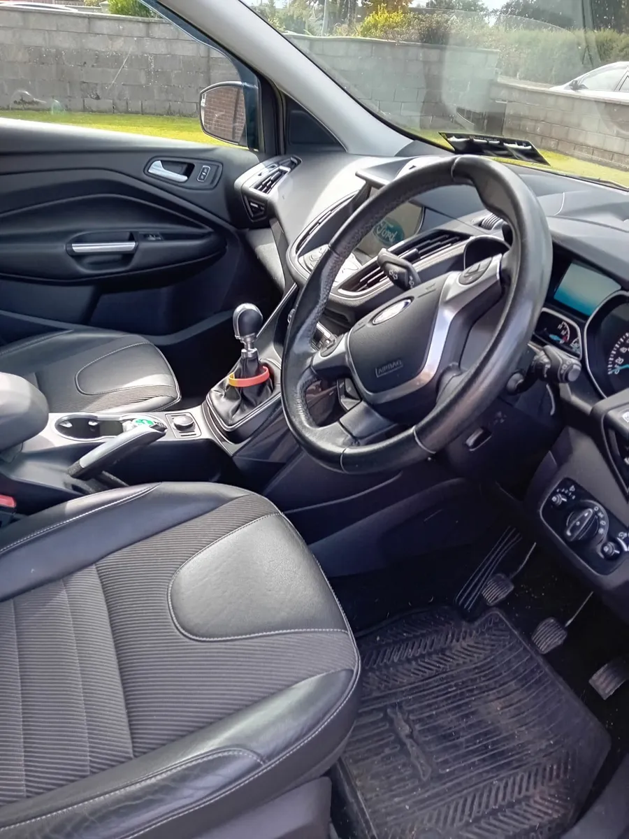 Ford Kuga 2016 - Image 4