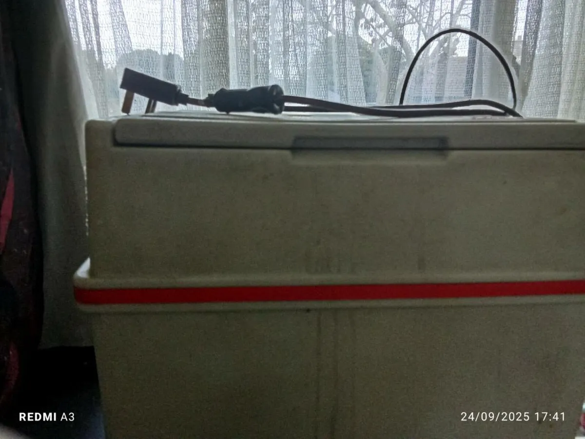 Camber van fridge - Image 1