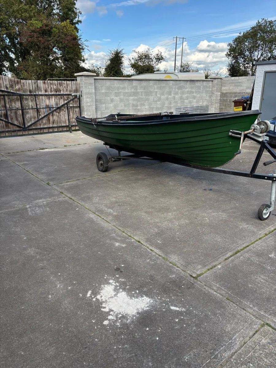 Fishing boat - Image 4