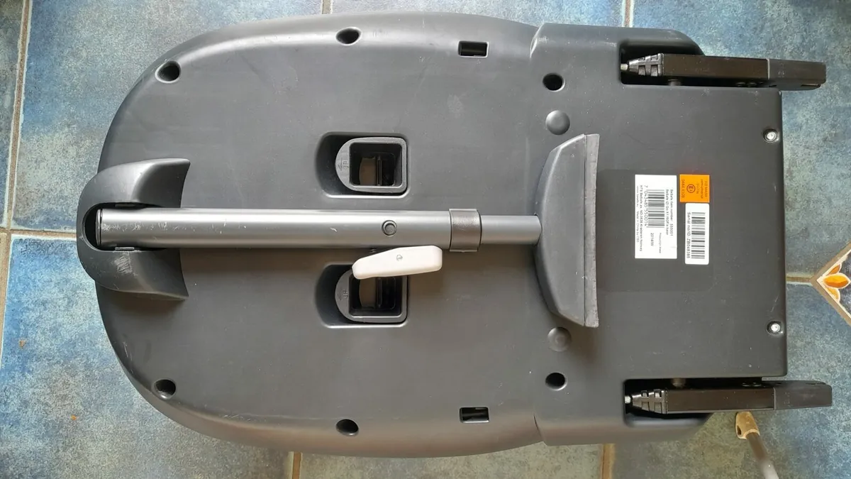 Be Safe Car Seat + isofix base - Image 2