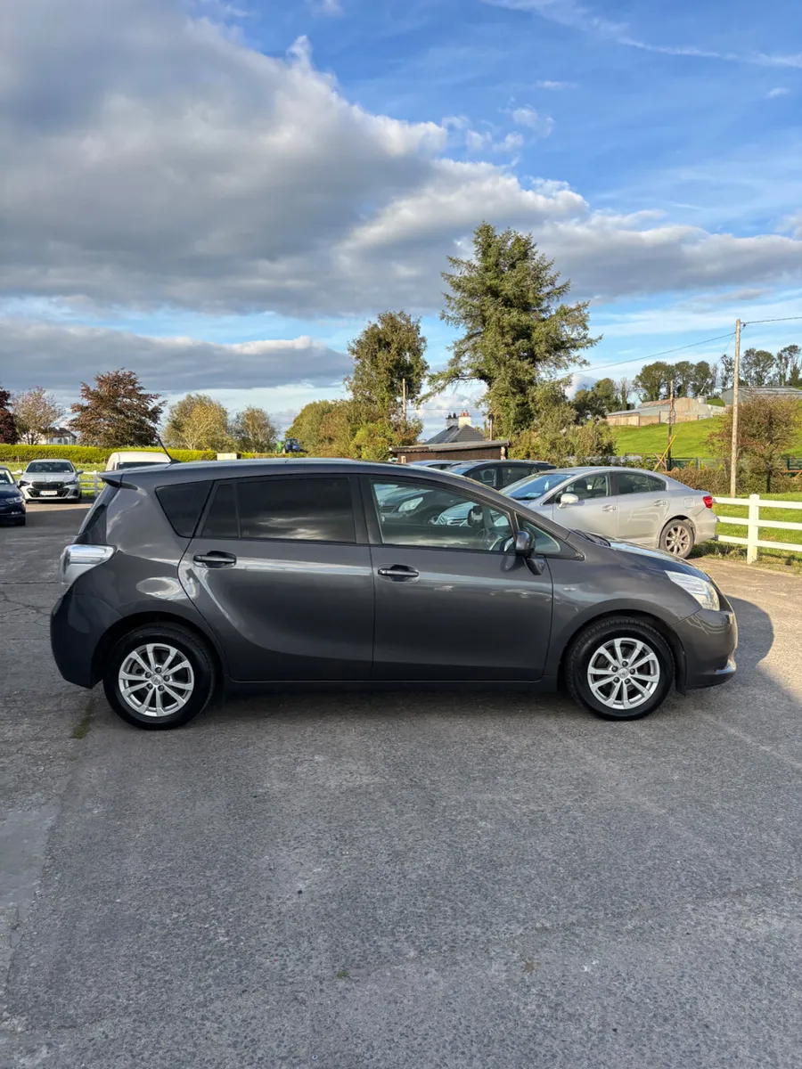 Toyota Verso 2010 - Image 4