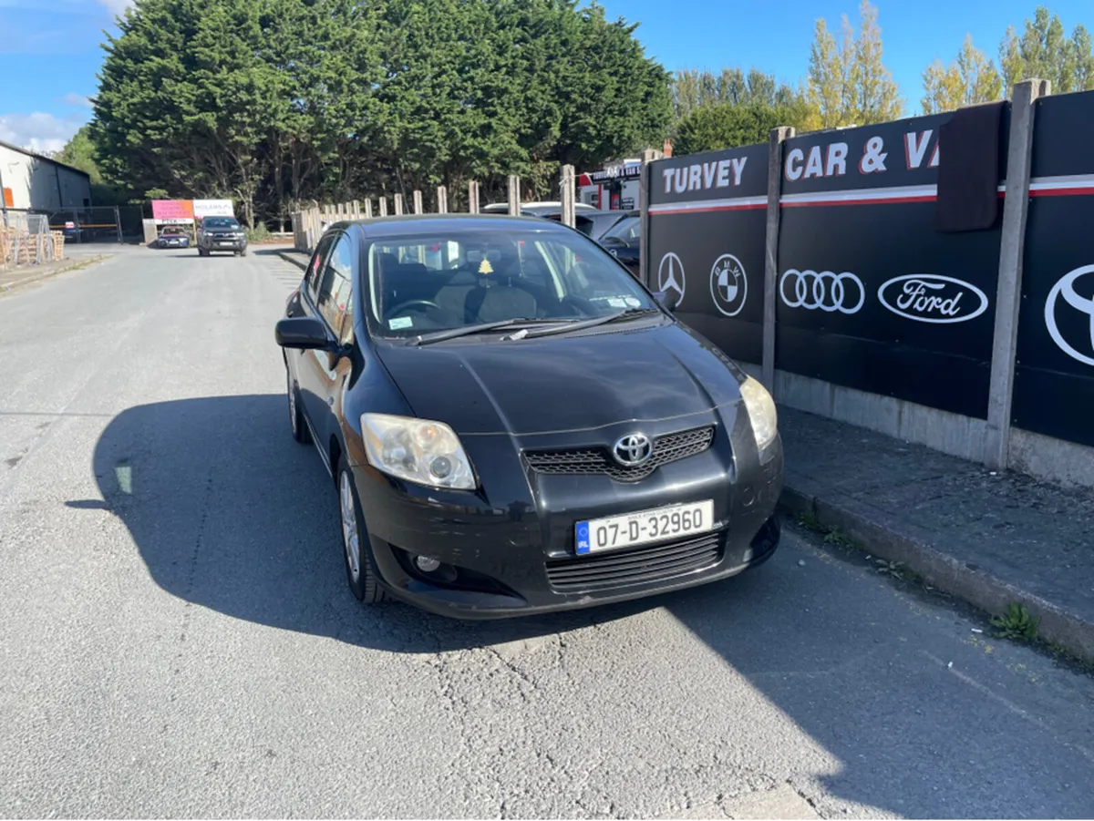 Toyota Auris 1.4 5DR LUNA CBU - Image 1