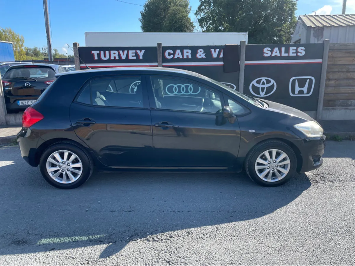 Toyota Auris 1.4 5DR LUNA CBU - Image 3