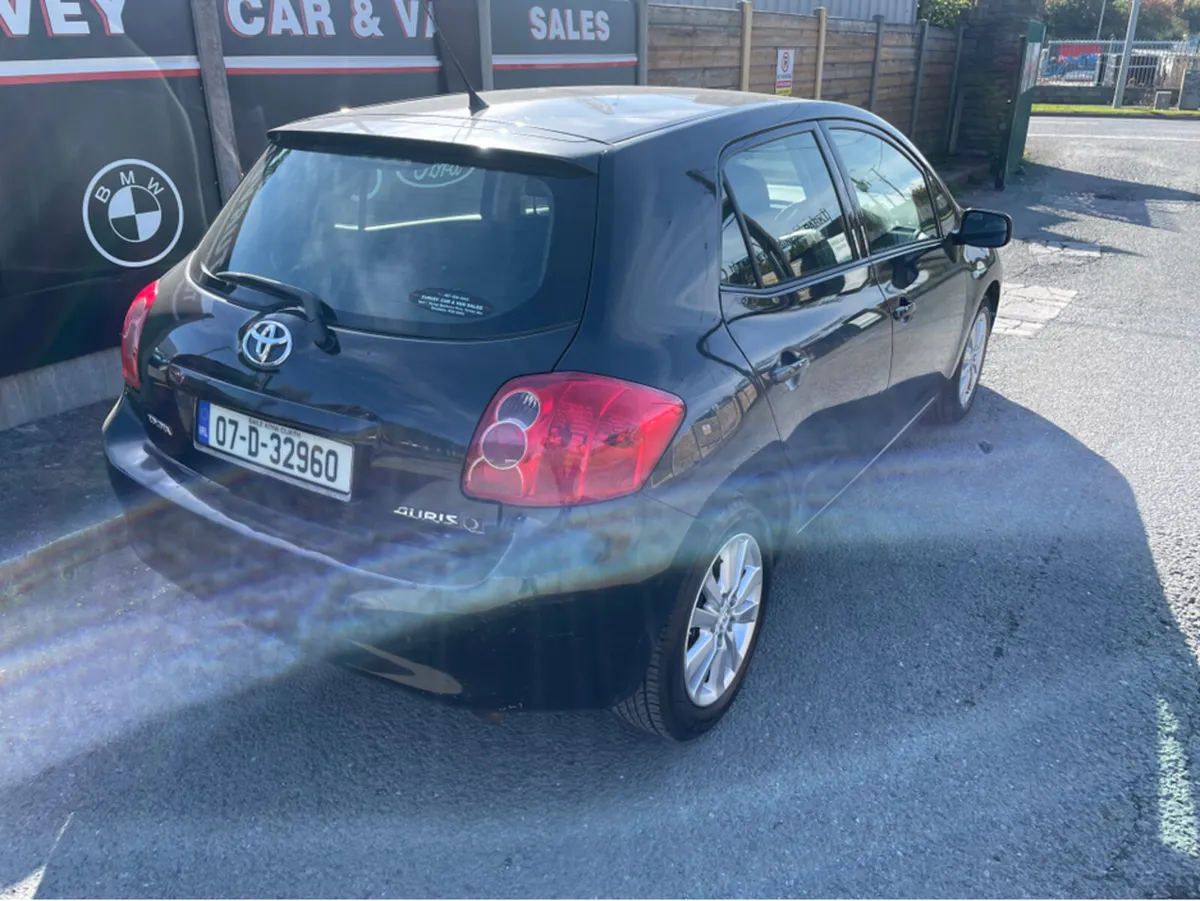 Toyota Auris 1.4 5DR LUNA CBU - Image 4