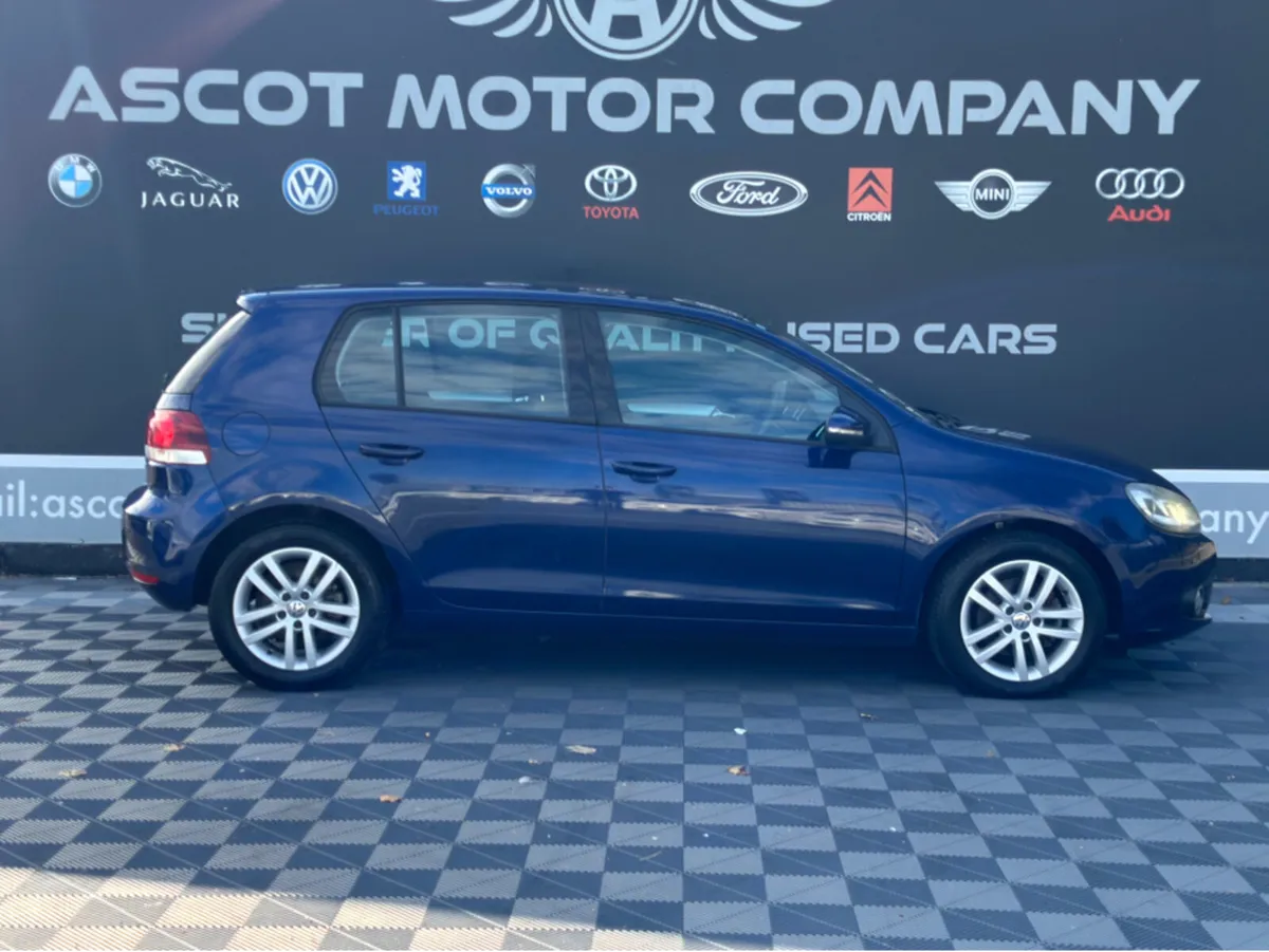 Volkswagen Golf Automatic - Image 3