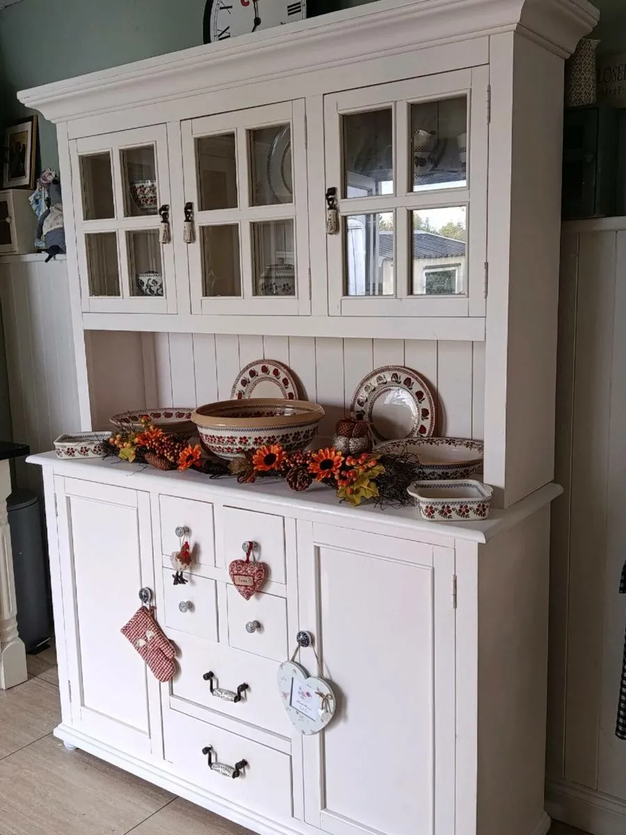 Solid kitchen dresser delivery arranged - Image 2