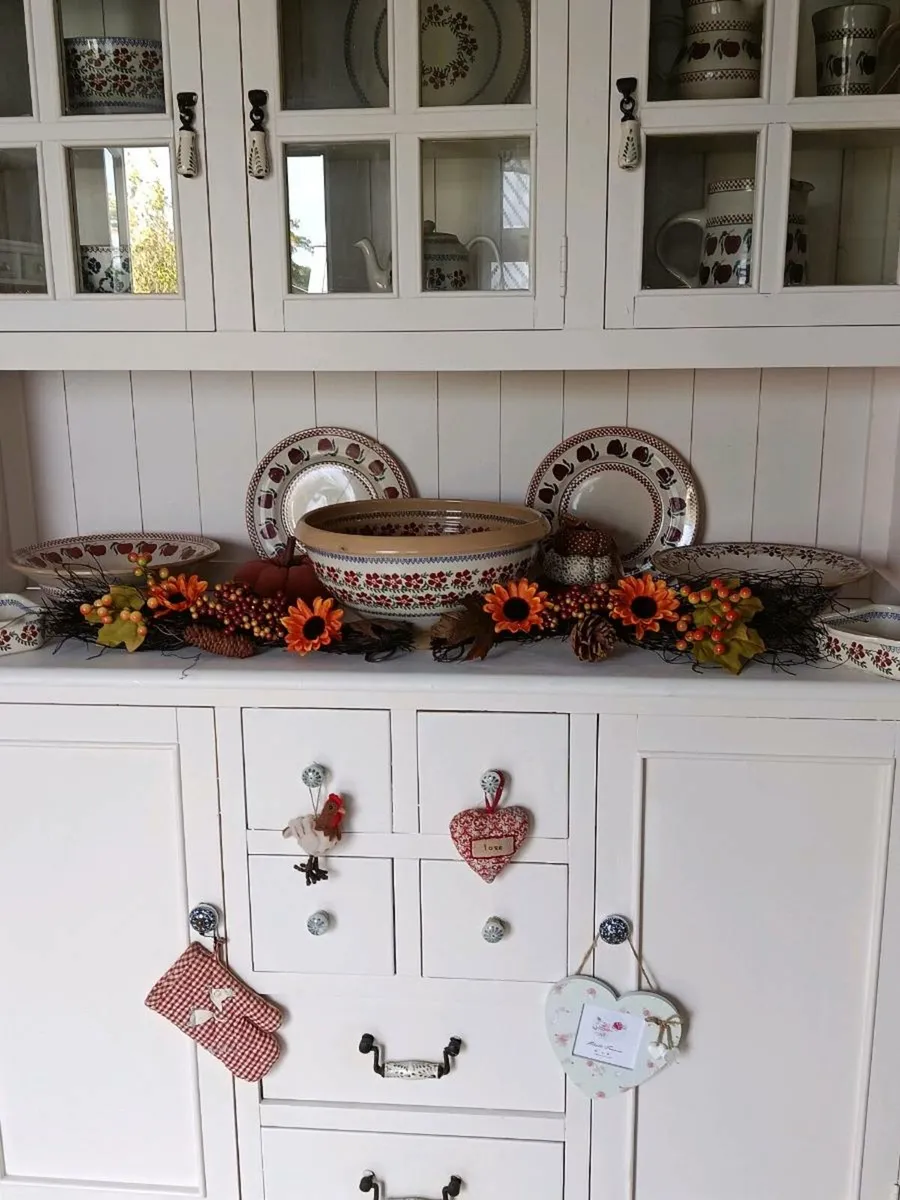 Solid kitchen dresser delivery arranged - Image 3