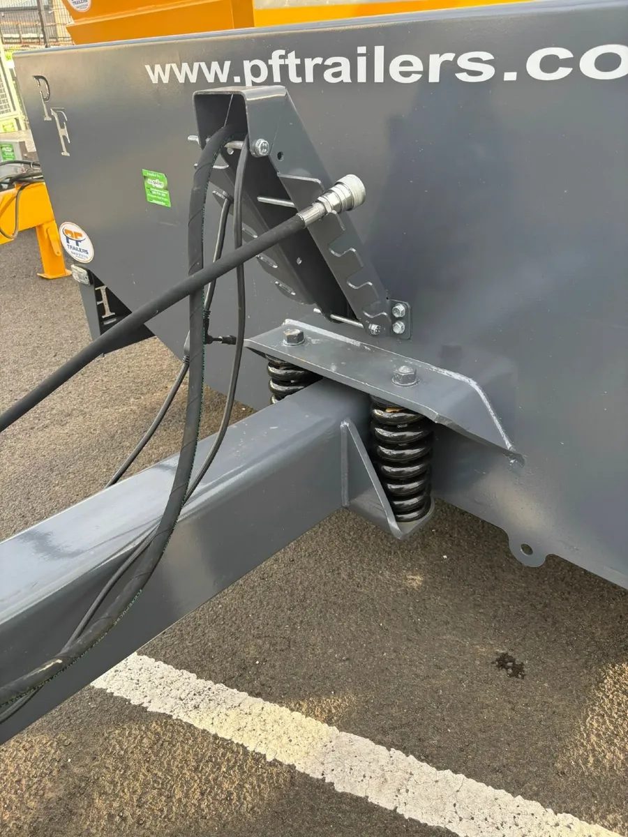 19 TON LOW LOADER - Image 4