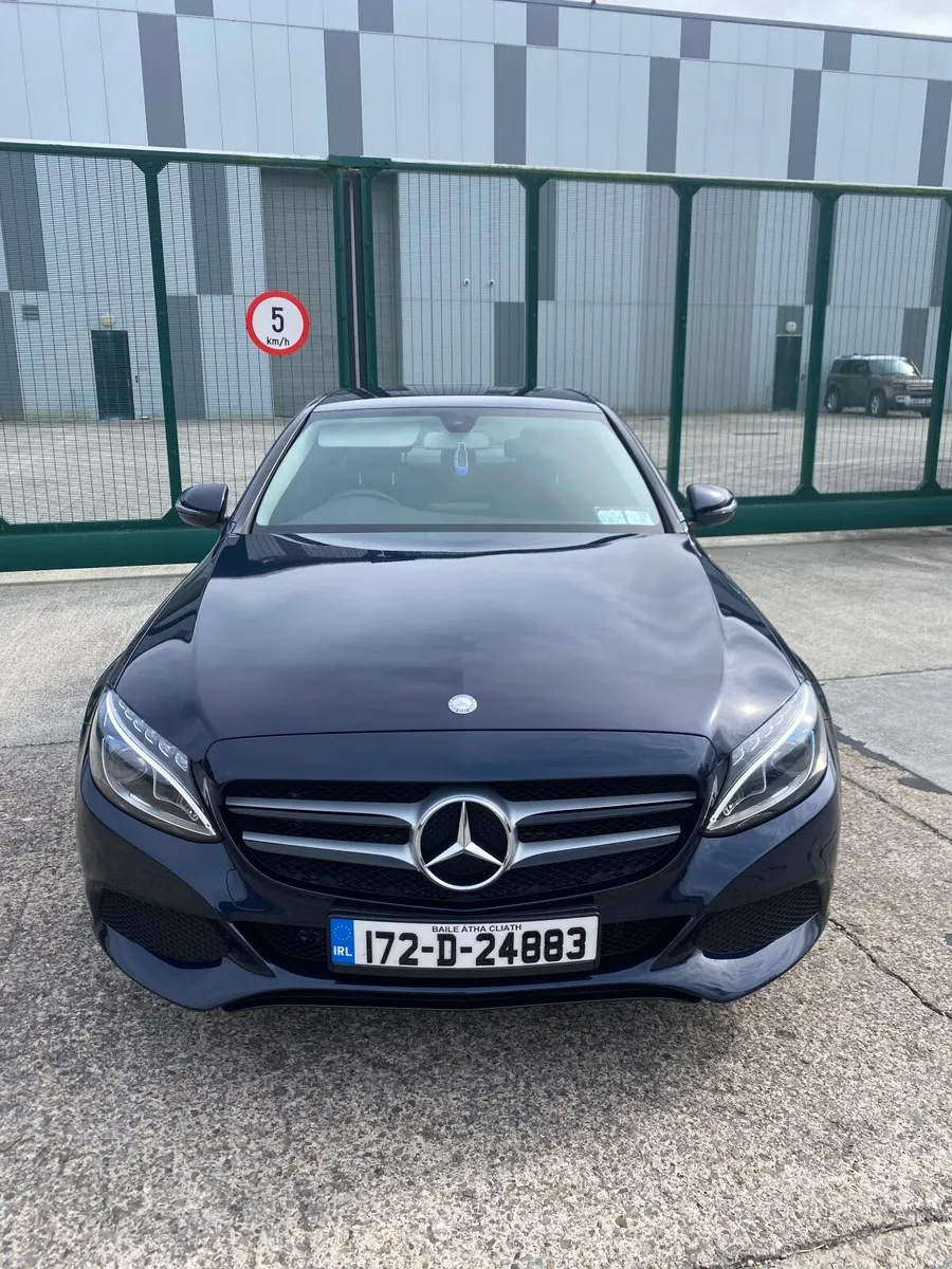 (172) Mercedes C CLASS Night Edition WITH LOW KMS - Image 3