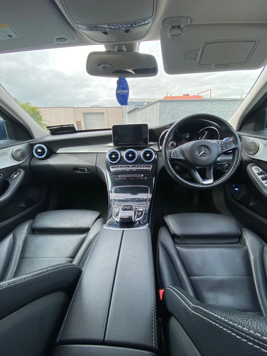 (172) Mercedes C CLASS Night Edition WITH LOW KMS - Image 4