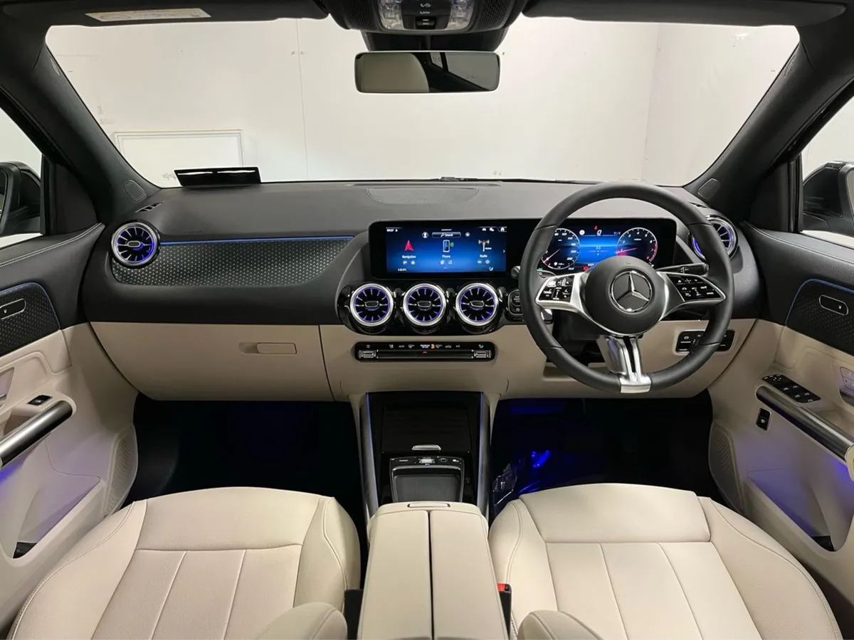 Mercedes-Benz GLA 180 Progressive - 18 Inch Alloy - Image 4