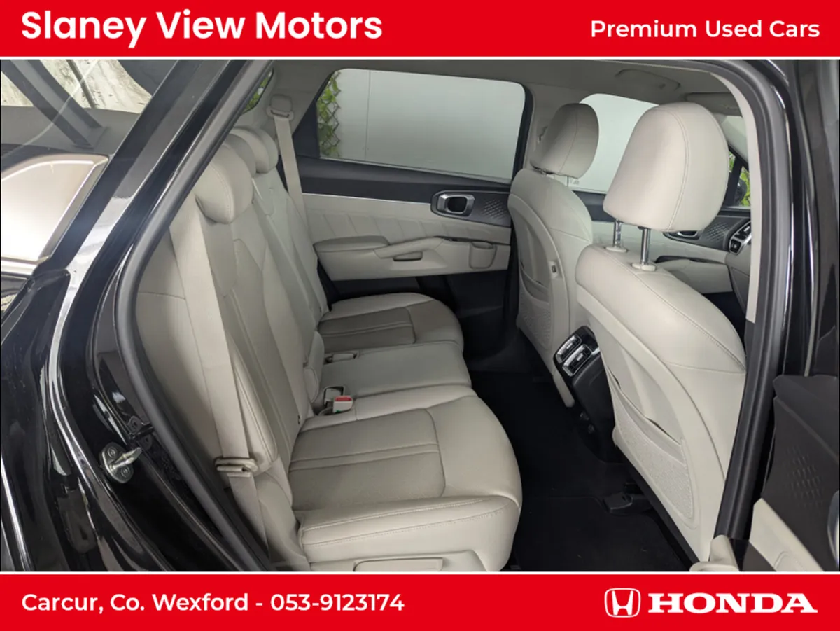 Kia Sorento PHEV K3 5P 5DR AUTO - Image 2