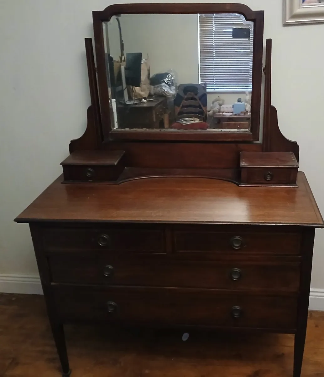 Chest of drawers with mirror - Image 1