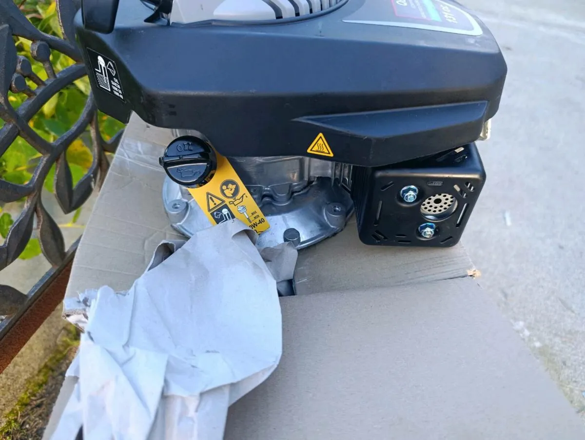 Lawnmower engine - Image 2