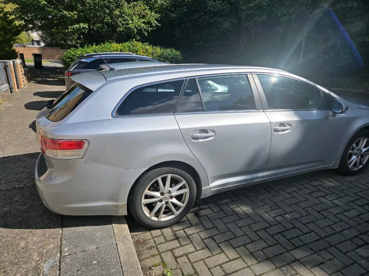 Toyota avensis - Image 2