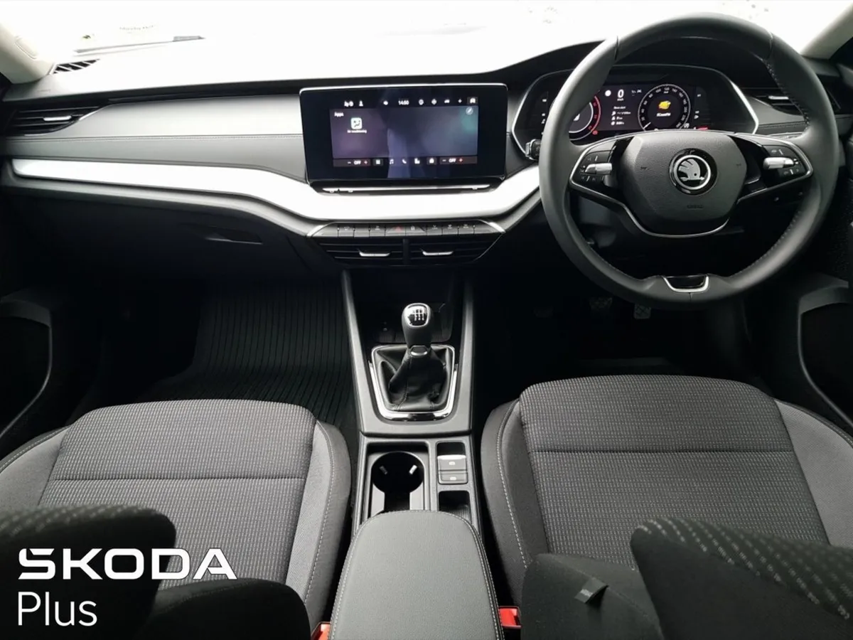 Skoda Octavia Selection 2.0tdi 115HP - Image 2