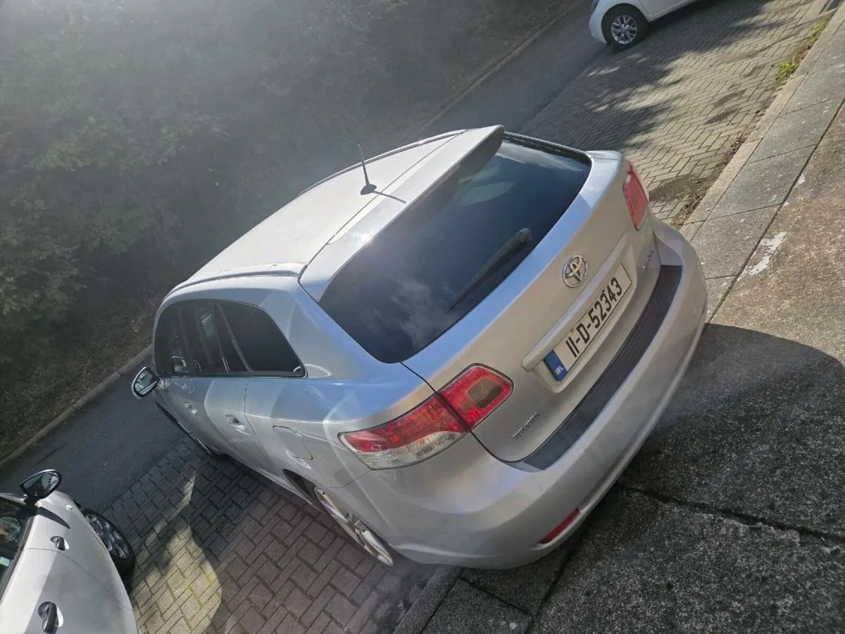 Toyota avensis - Image 4