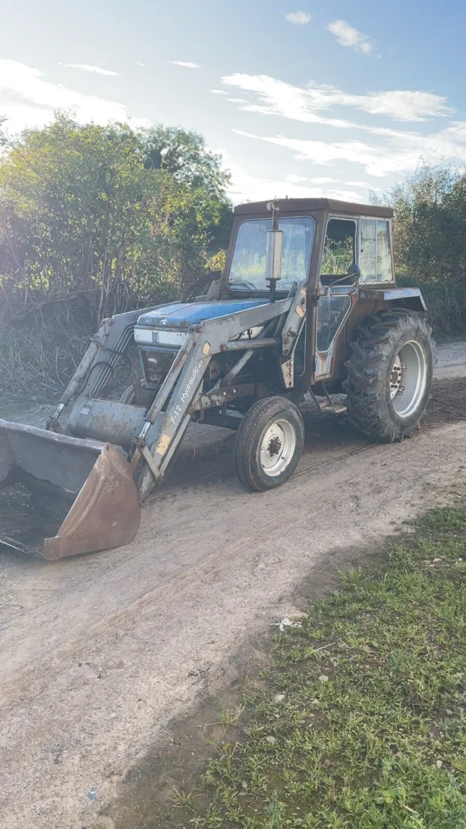 Leyland 272 with front loader open to offers - Image 2