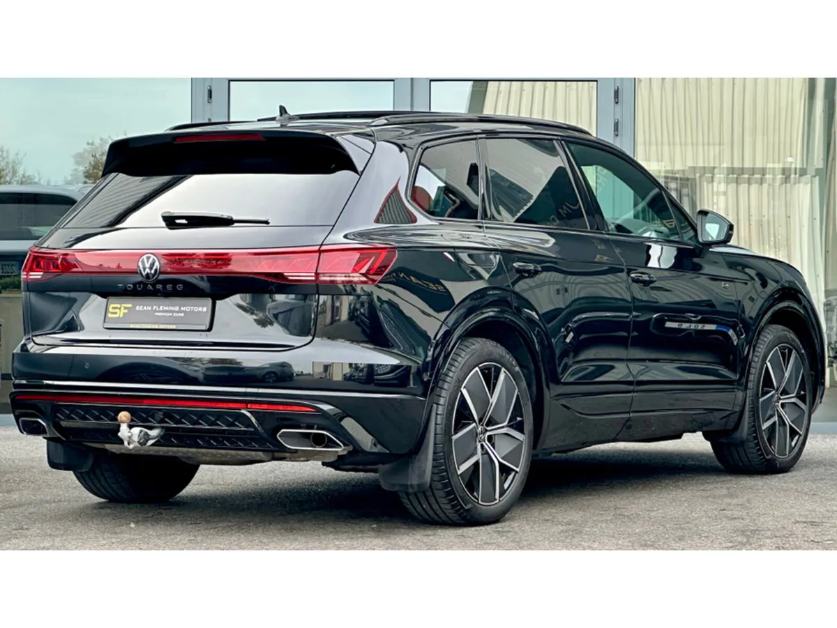 Volkswagen Touareg 3.0 V6 BLACK EDITION T - Image 4