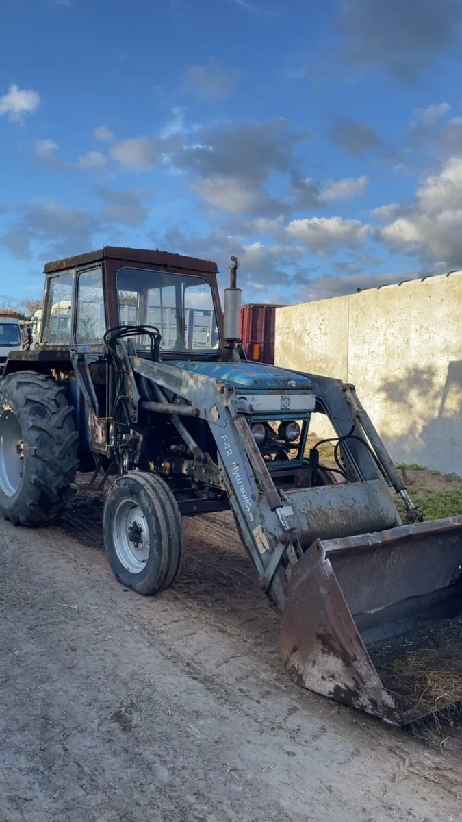 Leyland 272 with front loader open to offers - Image 1