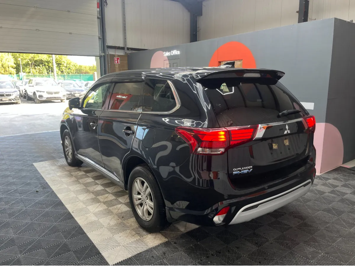 Mitsubishi Outlander 2020 MITSUBISHI OUTLANDER PHE - Image 4