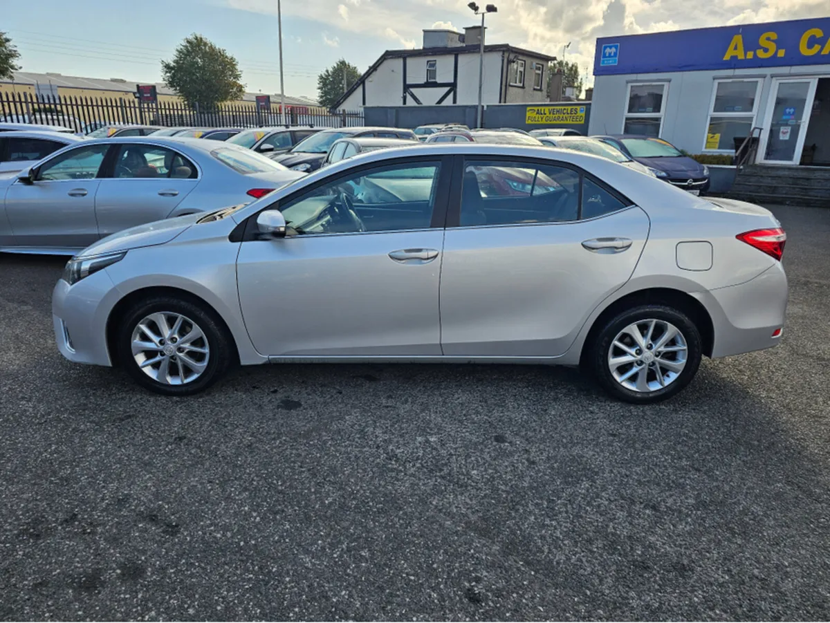 Toyota Corolla 1.4 D-4D LUNA 4DR ** HIGH SPEC IRIS - Image 3